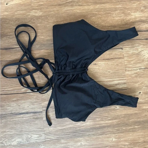 Black Women's Swimwear Set - Picture 7 of 7